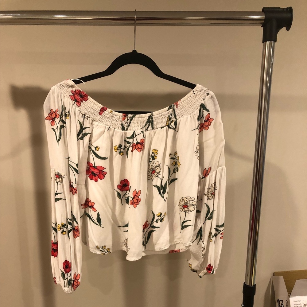 Hollister, Junior girl’s size XS blouse, floral